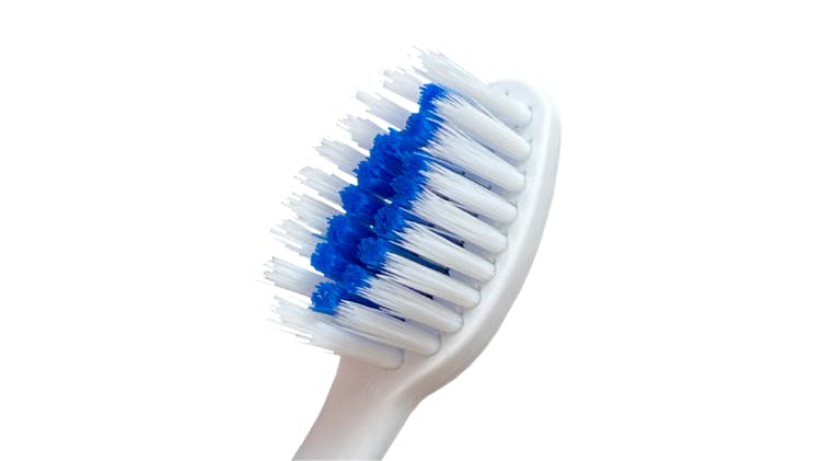 Зубные щетки Sensodyne